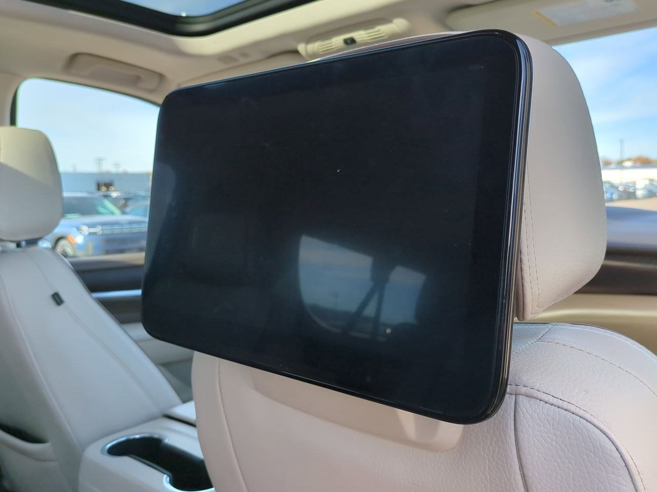 Thumbnail: 2021 GMC Yukon XL - 23