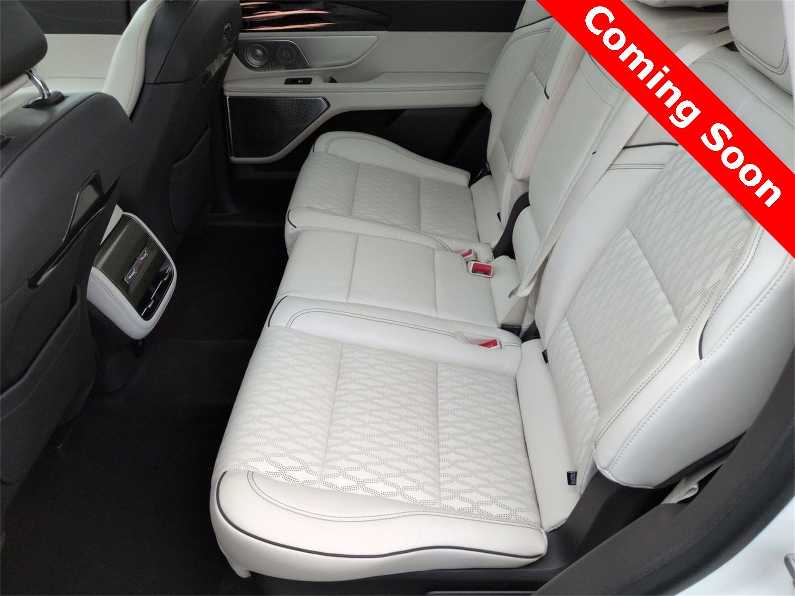 Thumbnail: 2024 Lincoln Nautilus - 19