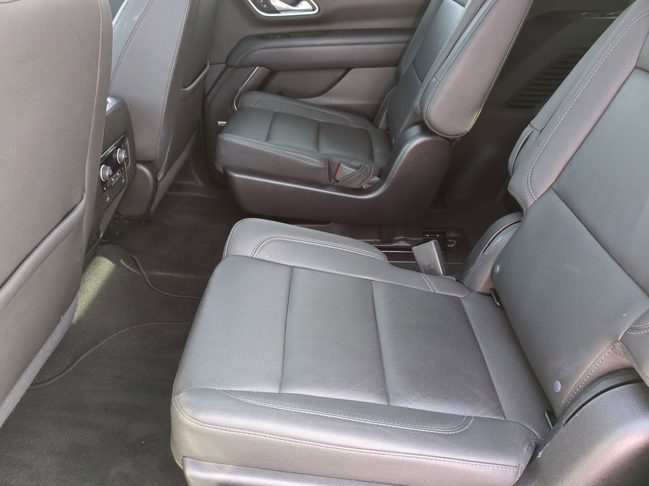 Thumbnail: 2023 Chevrolet Tahoe - 19