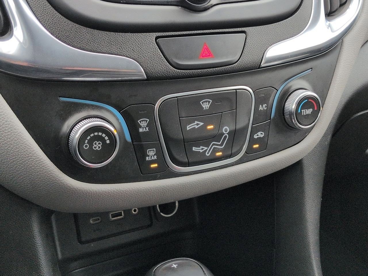 Thumbnail: 2020 Chevrolet Equinox - 27