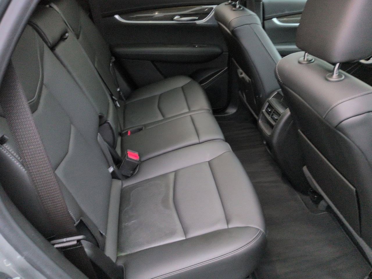 Thumbnail: 2023 Cadillac XT5 - 21