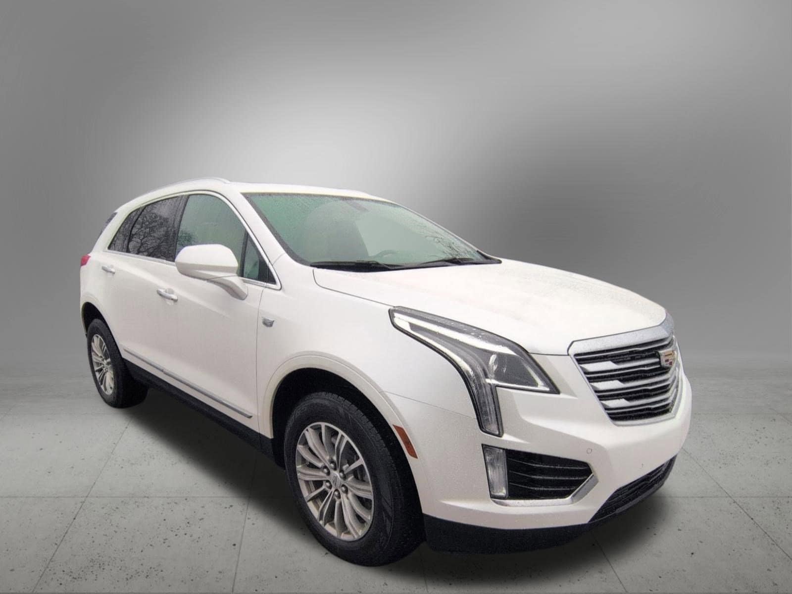 Thumbnail: 2017 Cadillac XT5 - 8