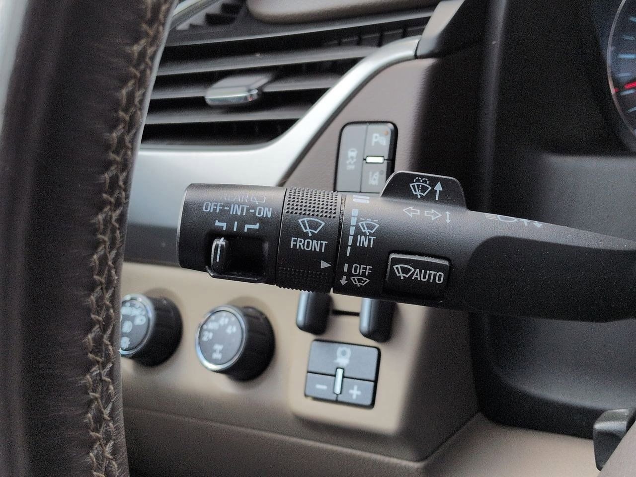 Thumbnail: 2015 Chevrolet Suburban - 26