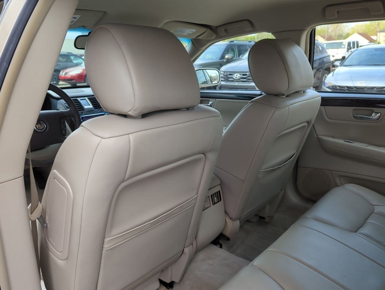 Thumbnail: 2009 Cadillac DTS - 17