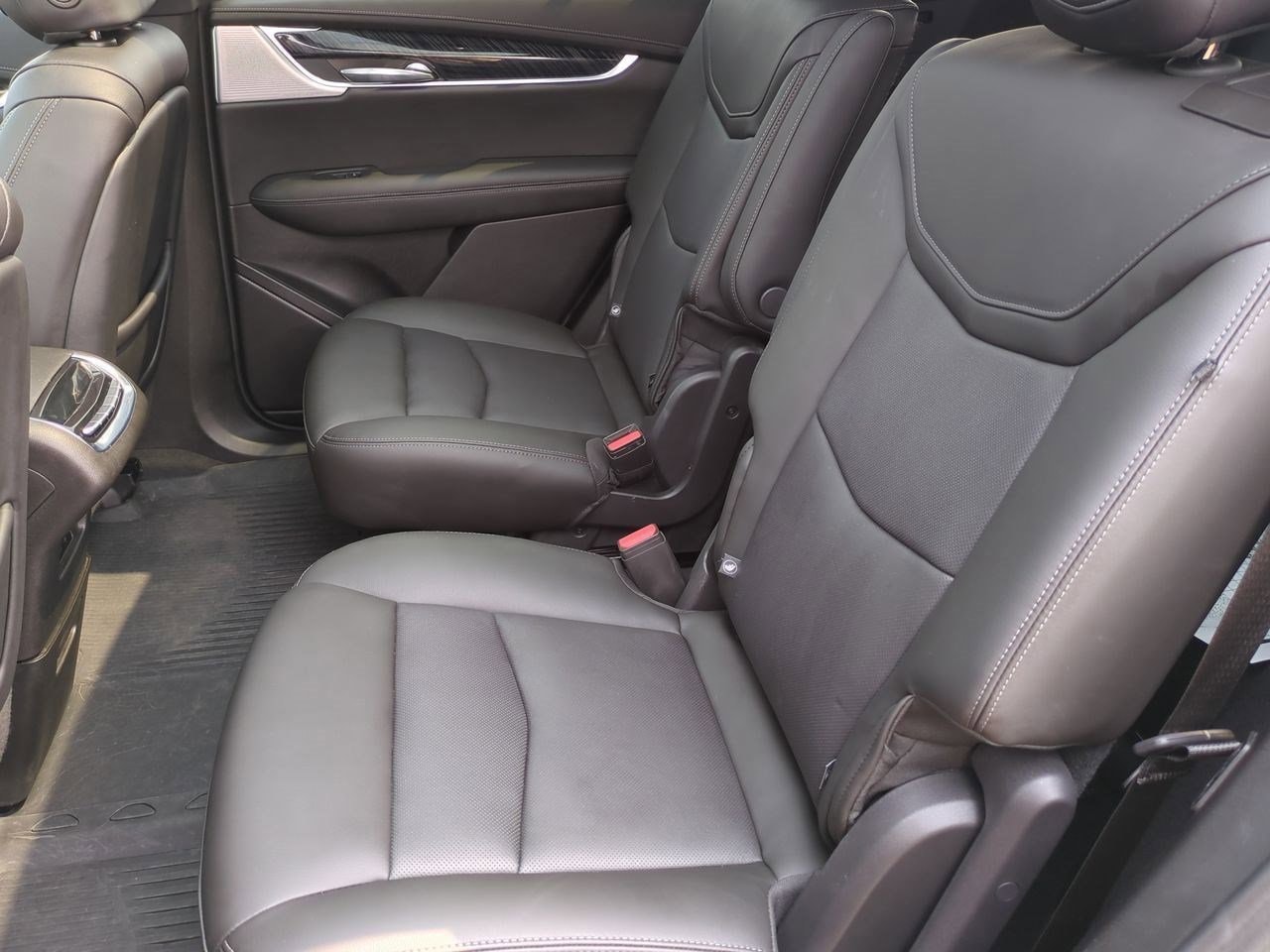 Thumbnail: 2023 Cadillac XT6 - 19