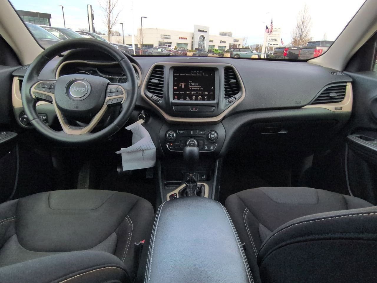 Thumbnail: 2015 Jeep Cherokee - 15