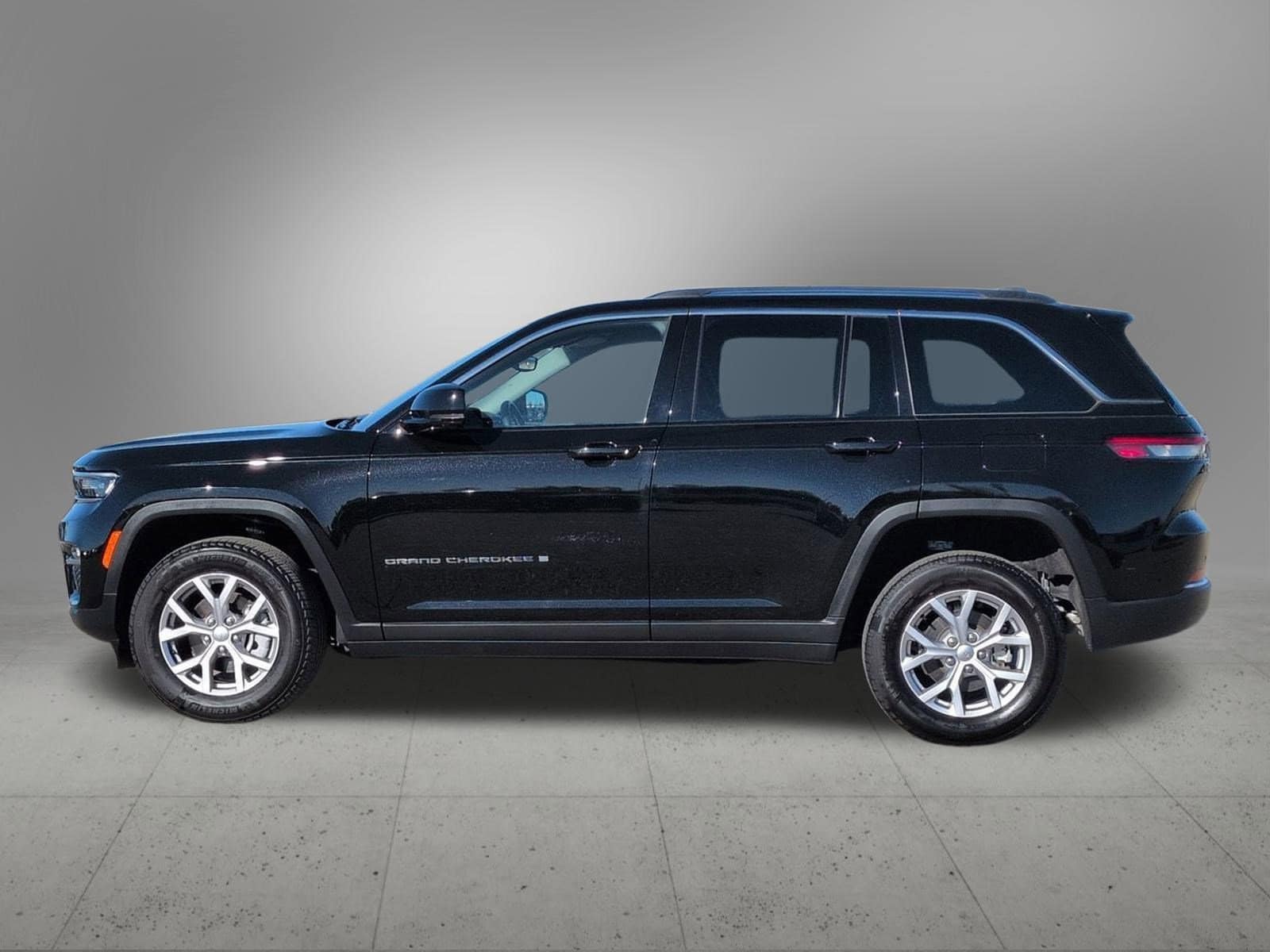 Thumbnail: 2022 Jeep Grand Cherokee - 3
