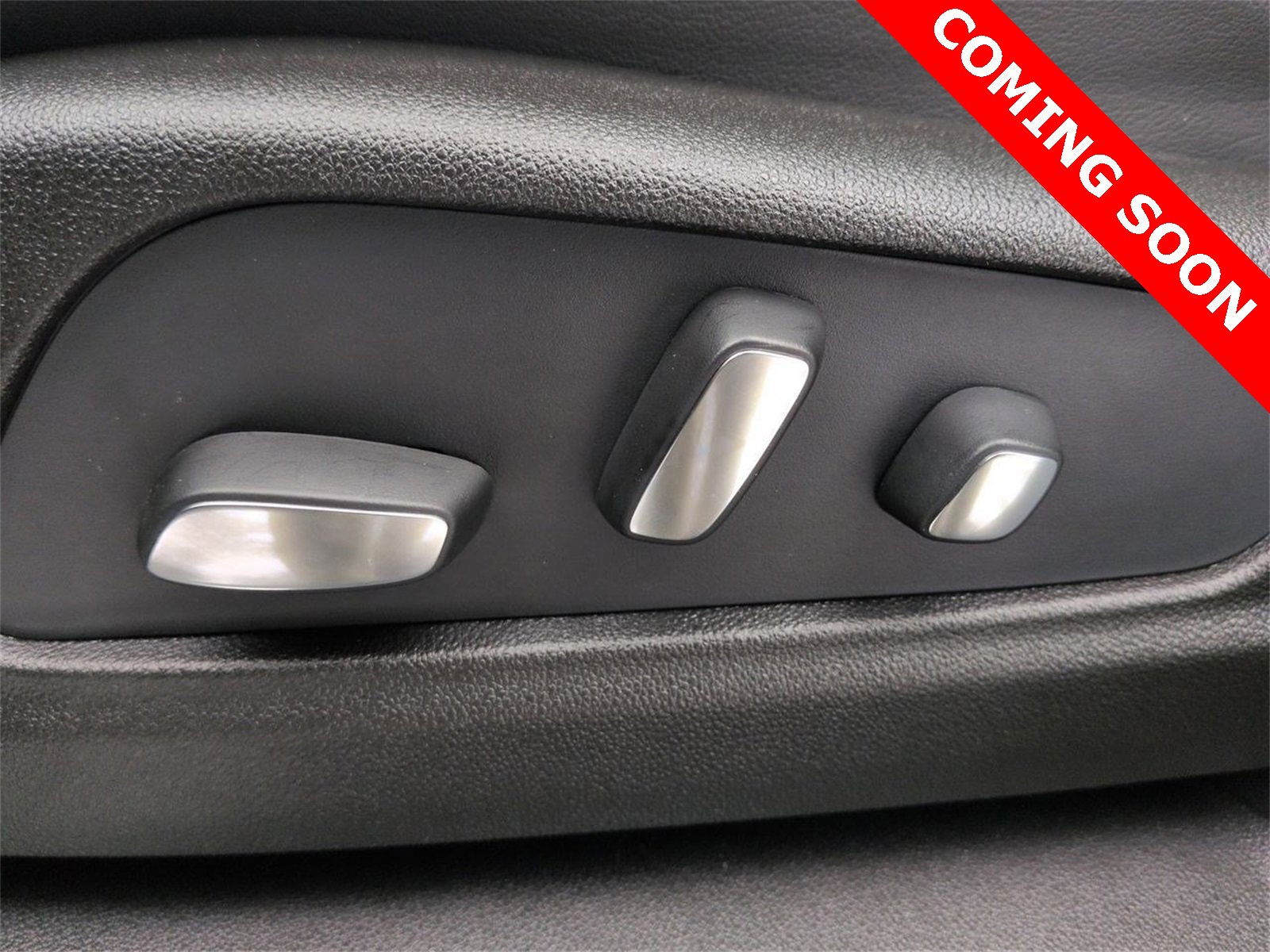 Thumbnail: 2025 Cadillac XT5 - 17