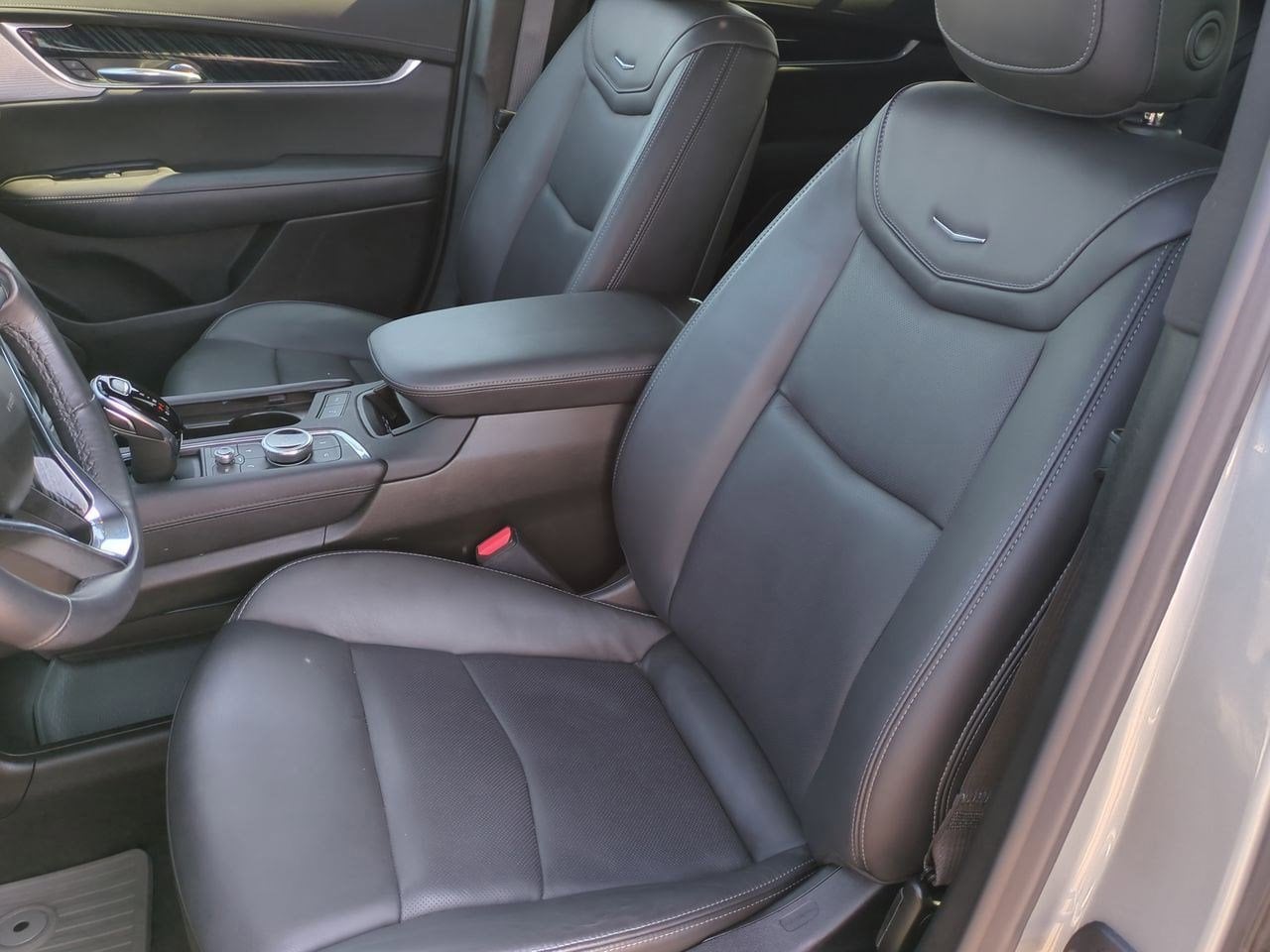 Thumbnail: 2024 Cadillac XT6 - 15