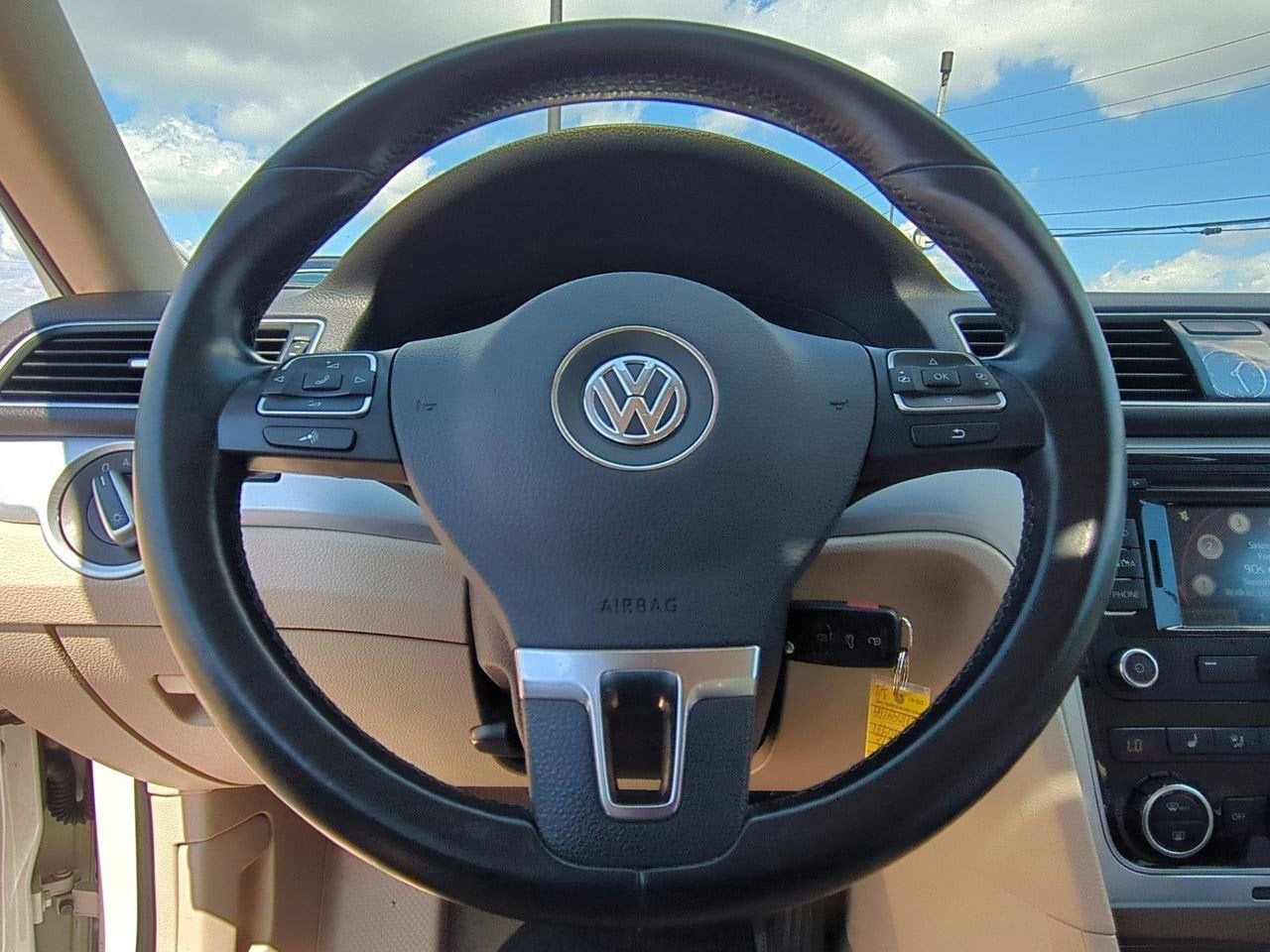 Thumbnail: 2012 Volkswagen Passat - 23