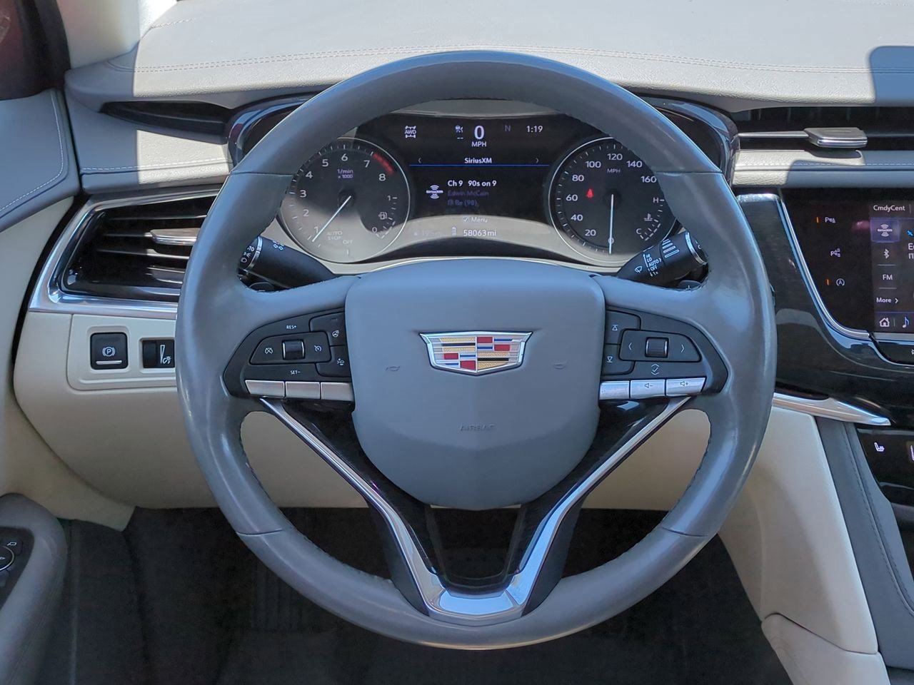 Thumbnail: 2021 Cadillac XT6 - 22