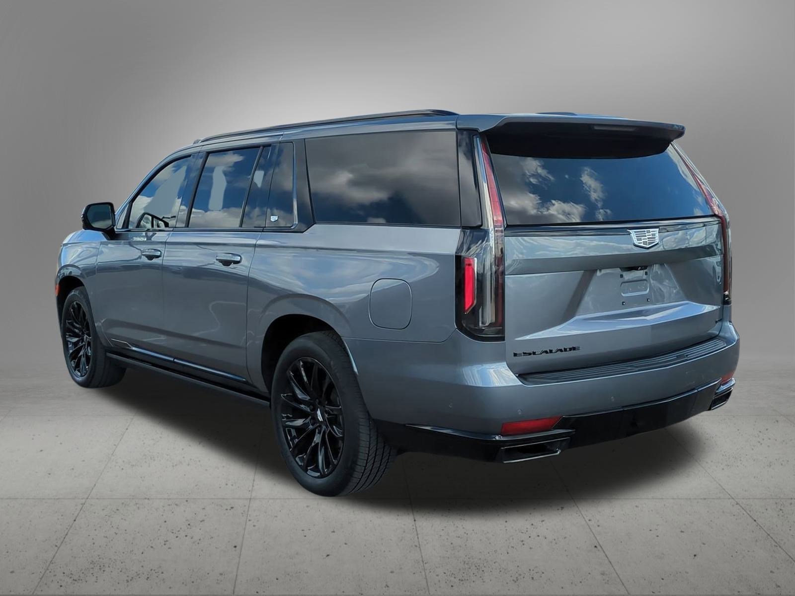 2022 Cadillac Escalade ESV Sport photo 4
