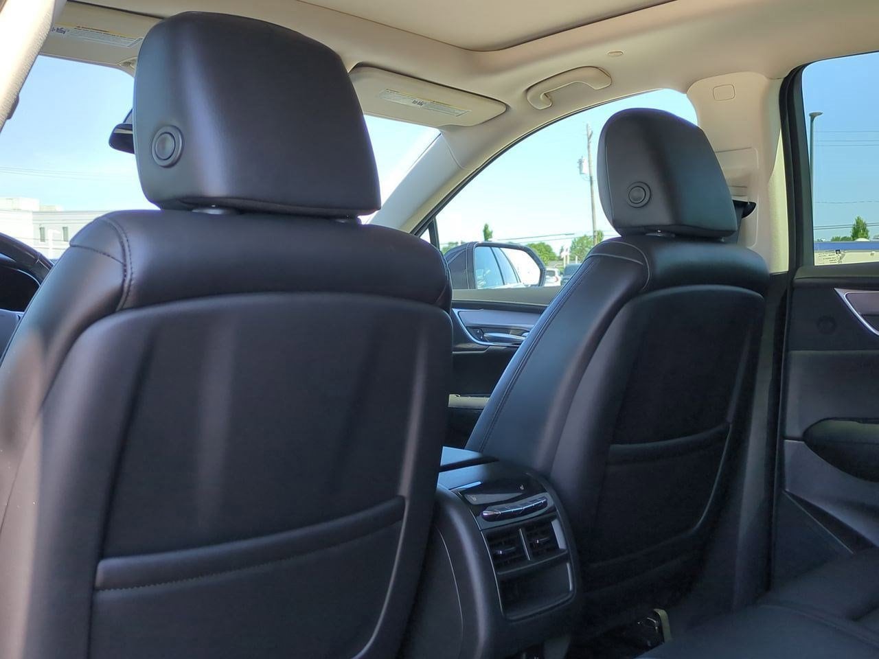 Thumbnail: 2019 Cadillac XT5 - 16