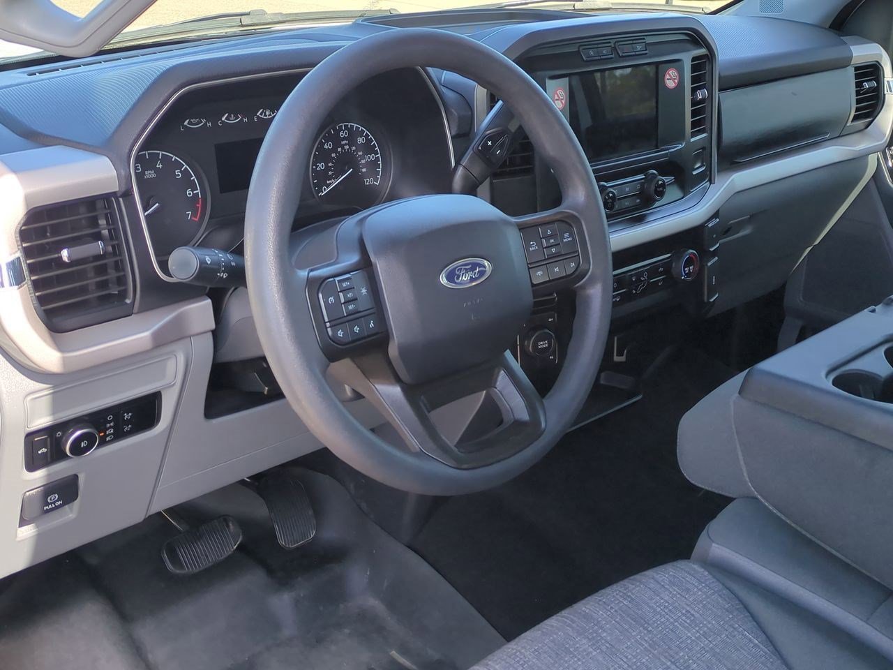 2023 Ford F-150 XLT photo 2