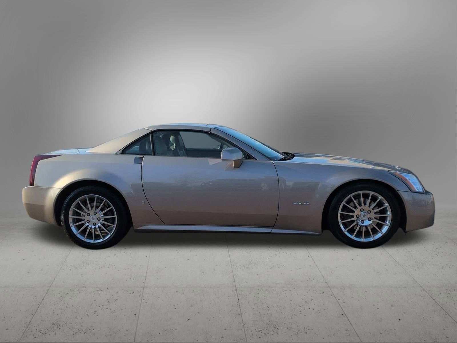 Thumbnail: 2008 Cadillac XLR - 7