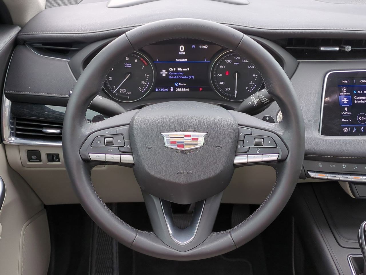 Thumbnail: 2021 Cadillac XT4 - 23