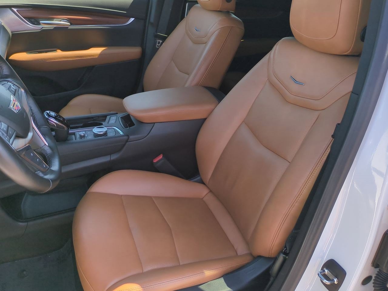 Thumbnail: 2023 Cadillac XT5 - 15