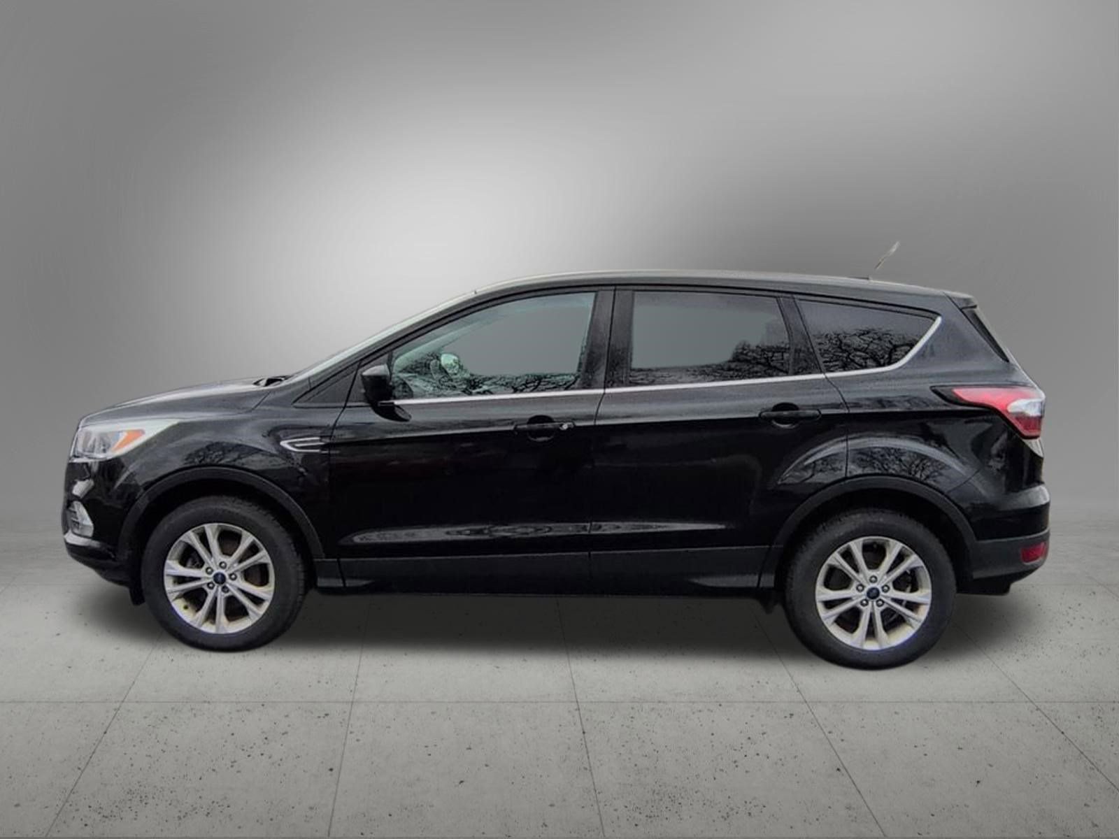 Thumbnail: 2017 Ford Escape - 3