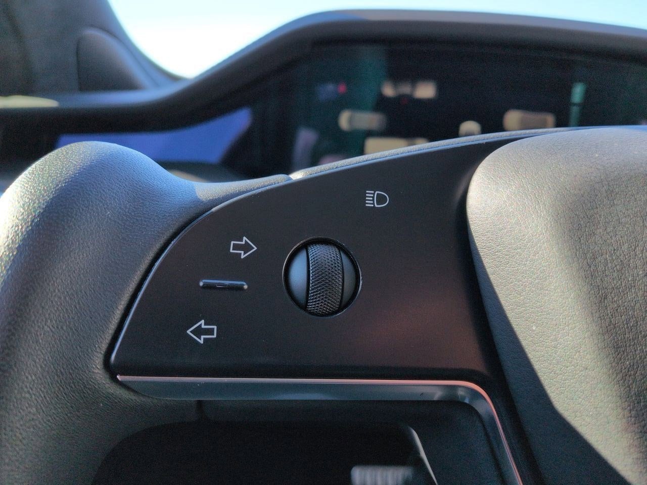 Thumbnail: 2022 Tesla Model S - 22