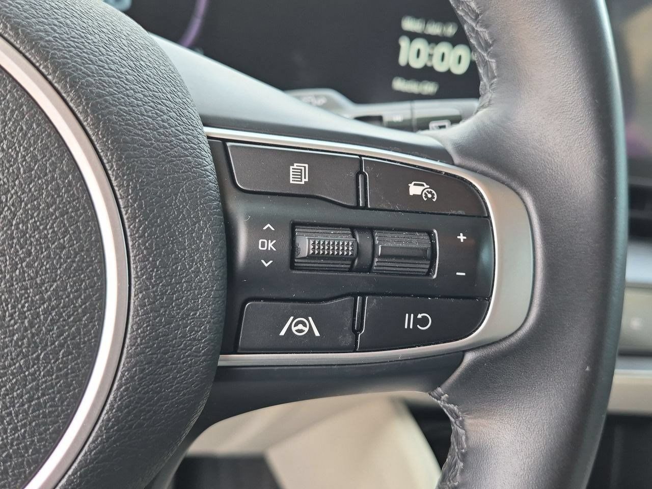 Thumbnail: 2023 Kia Sportage - 24