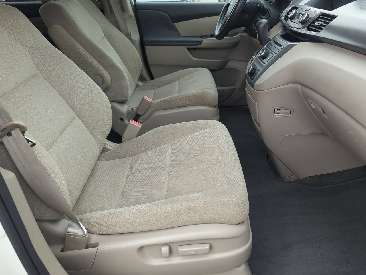 2016 Honda Odyssey LX - Photo 21