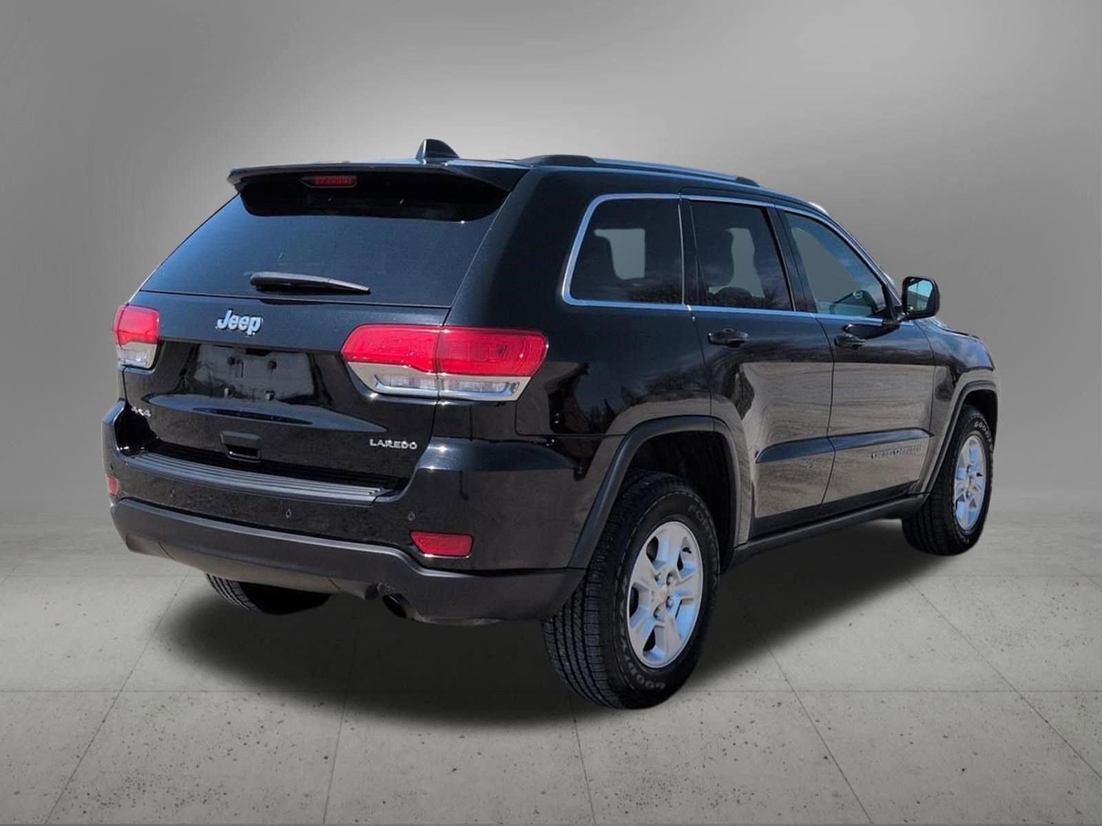 Thumbnail: 2017 Jeep Grand Cherokee - 6