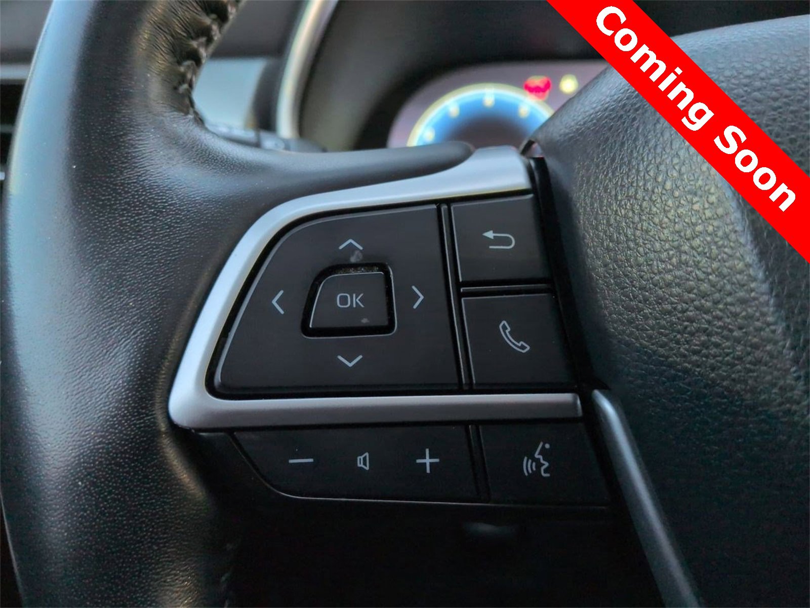 Thumbnail: 2023 Toyota Highlander - 24