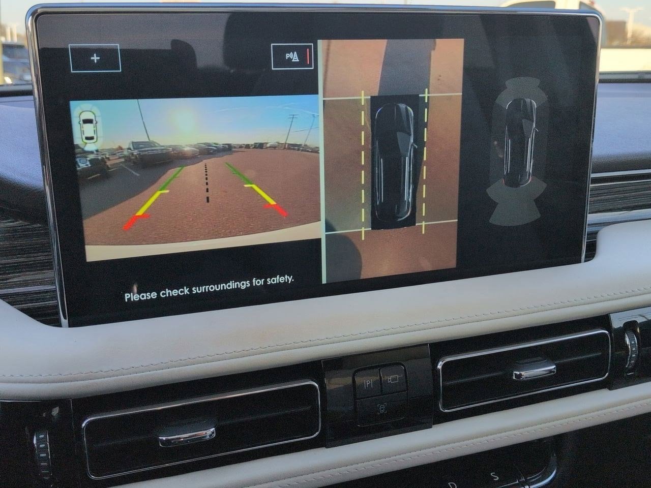 Thumbnail: 2023 Lincoln Nautilus - 31