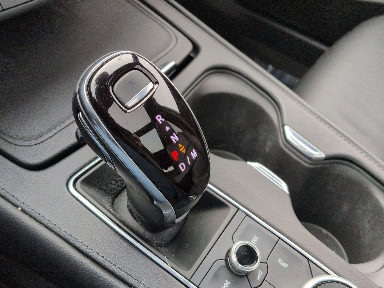 Thumbnail: 2023 Cadillac XT4 - 32