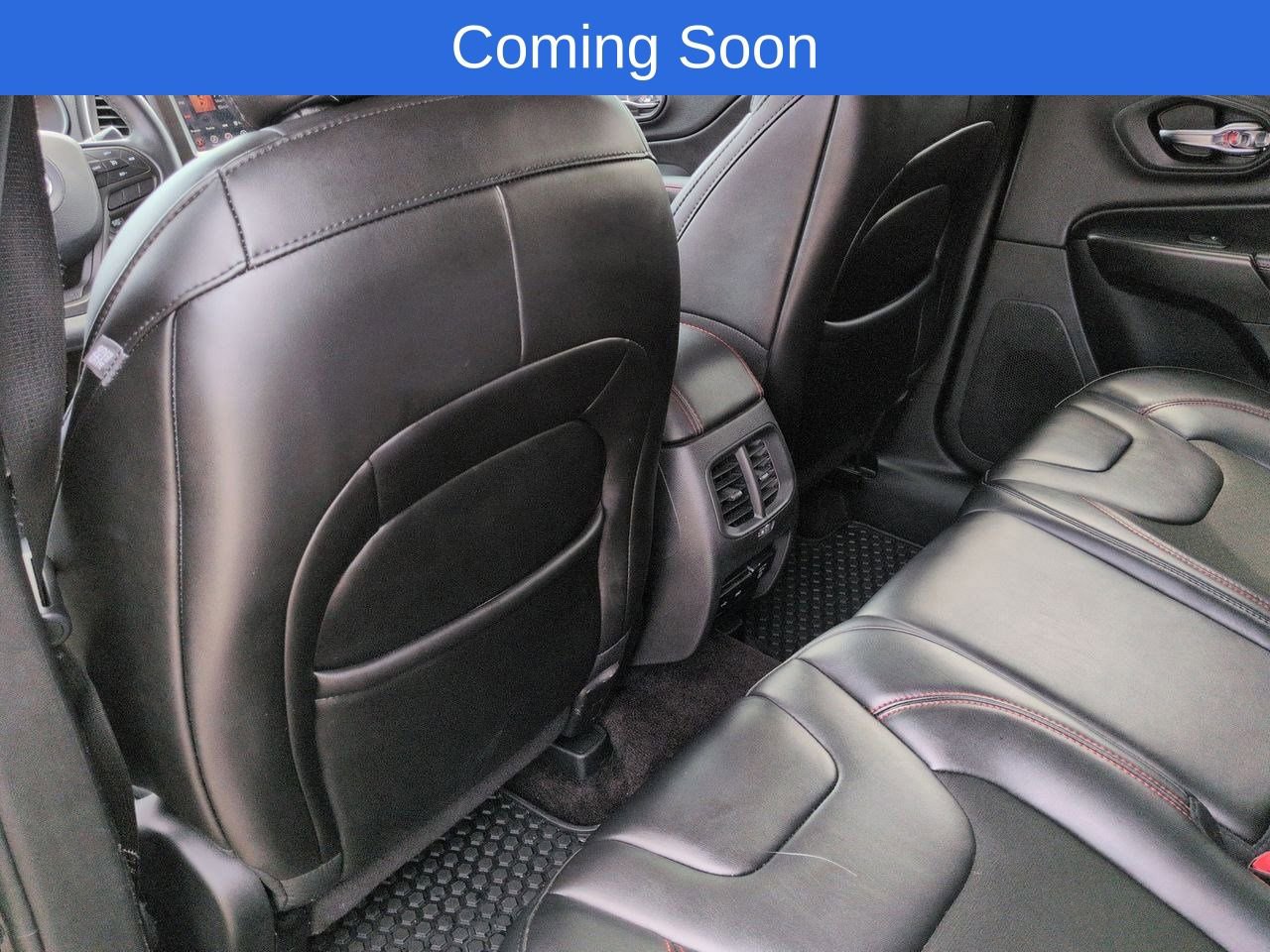 Thumbnail: 2019 Jeep Cherokee - 18