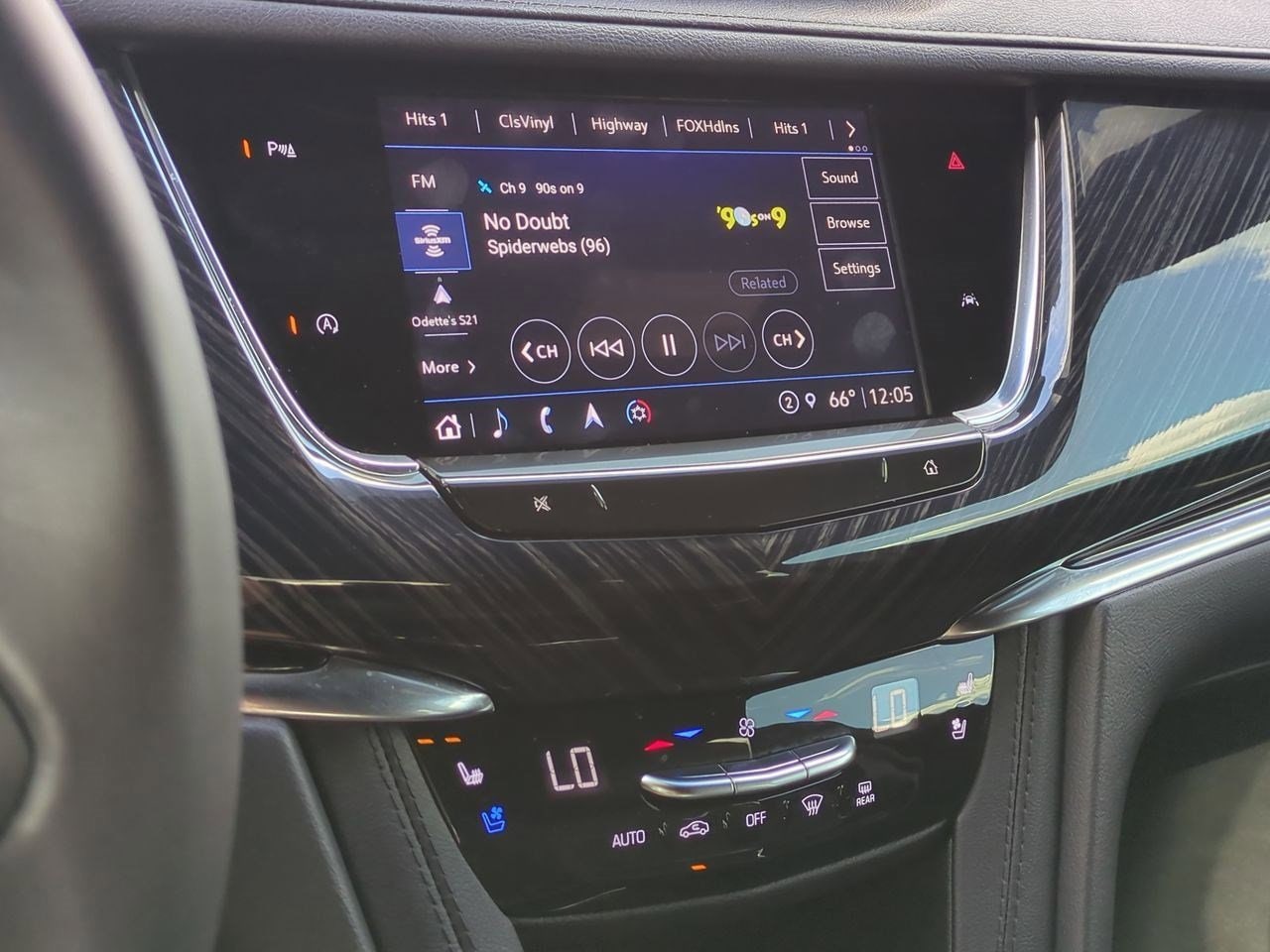 Thumbnail: 2024 Cadillac XT6 - 28