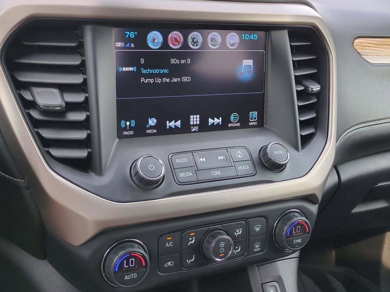 Thumbnail: 2017 GMC Acadia - 26
