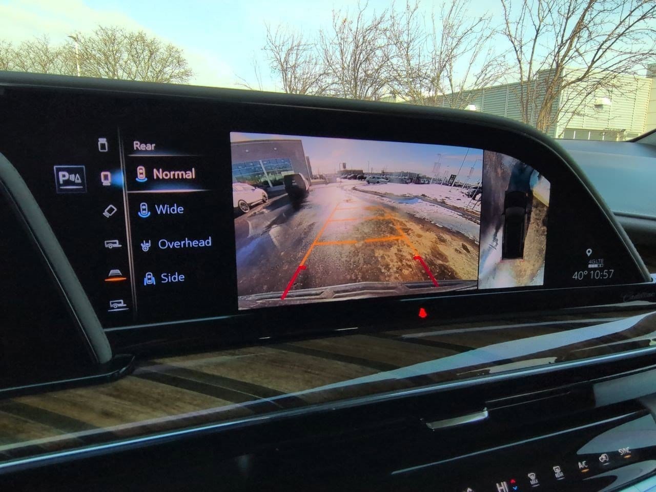 Thumbnail: 2022 Cadillac Escalade - 32