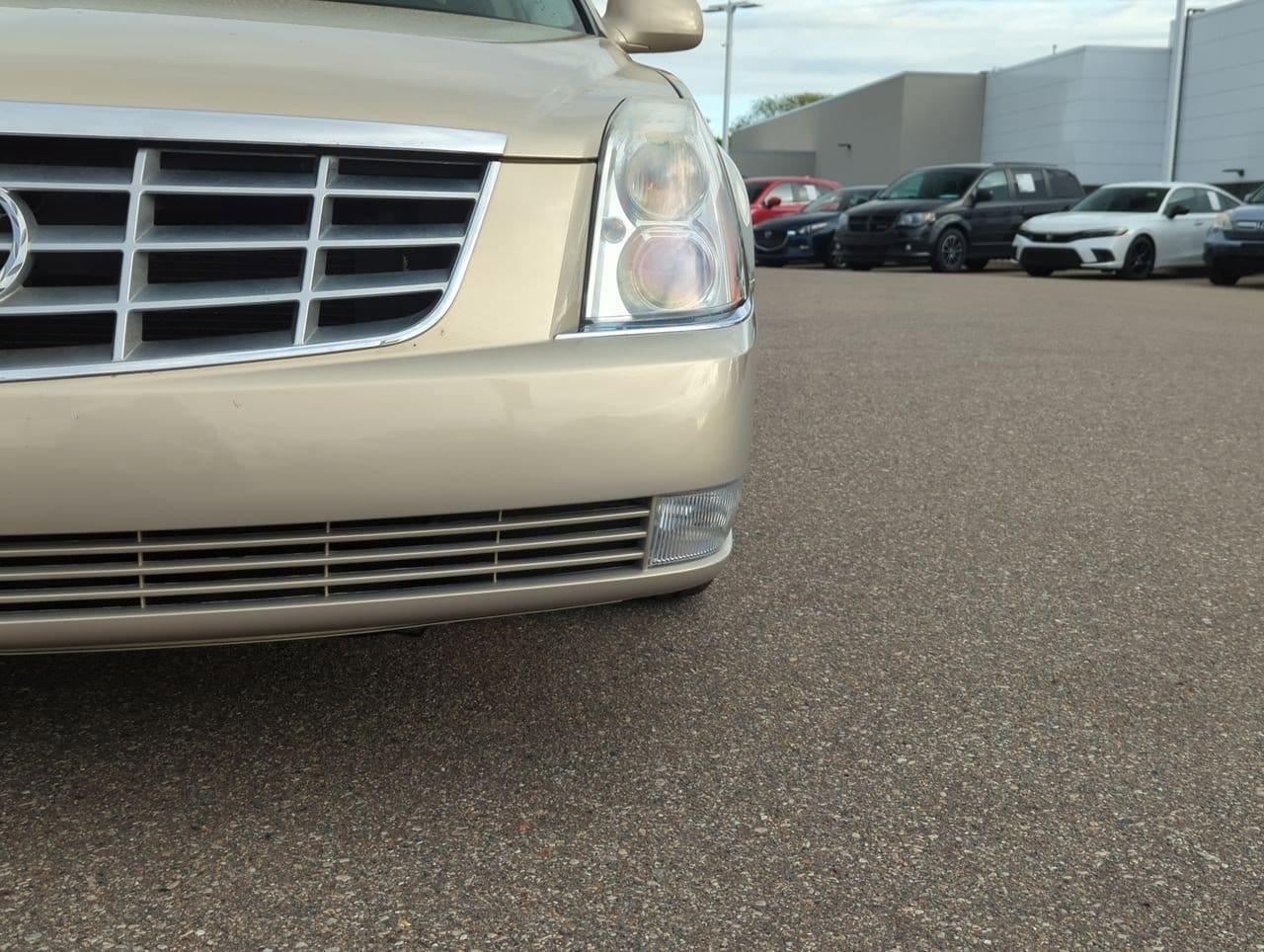 Thumbnail: 2009 Cadillac DTS - 10