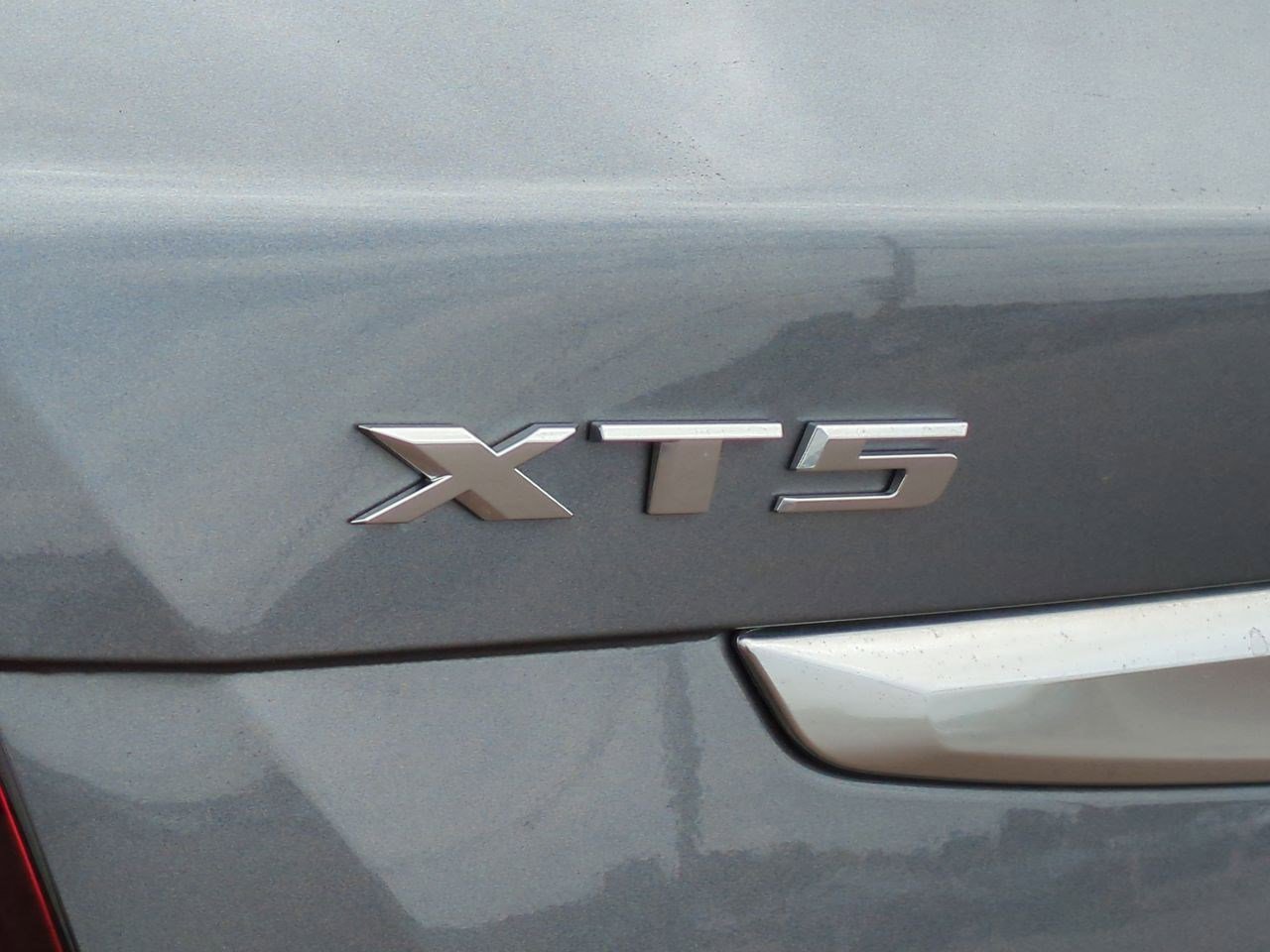 Thumbnail: 2022 Cadillac XT5 - 12