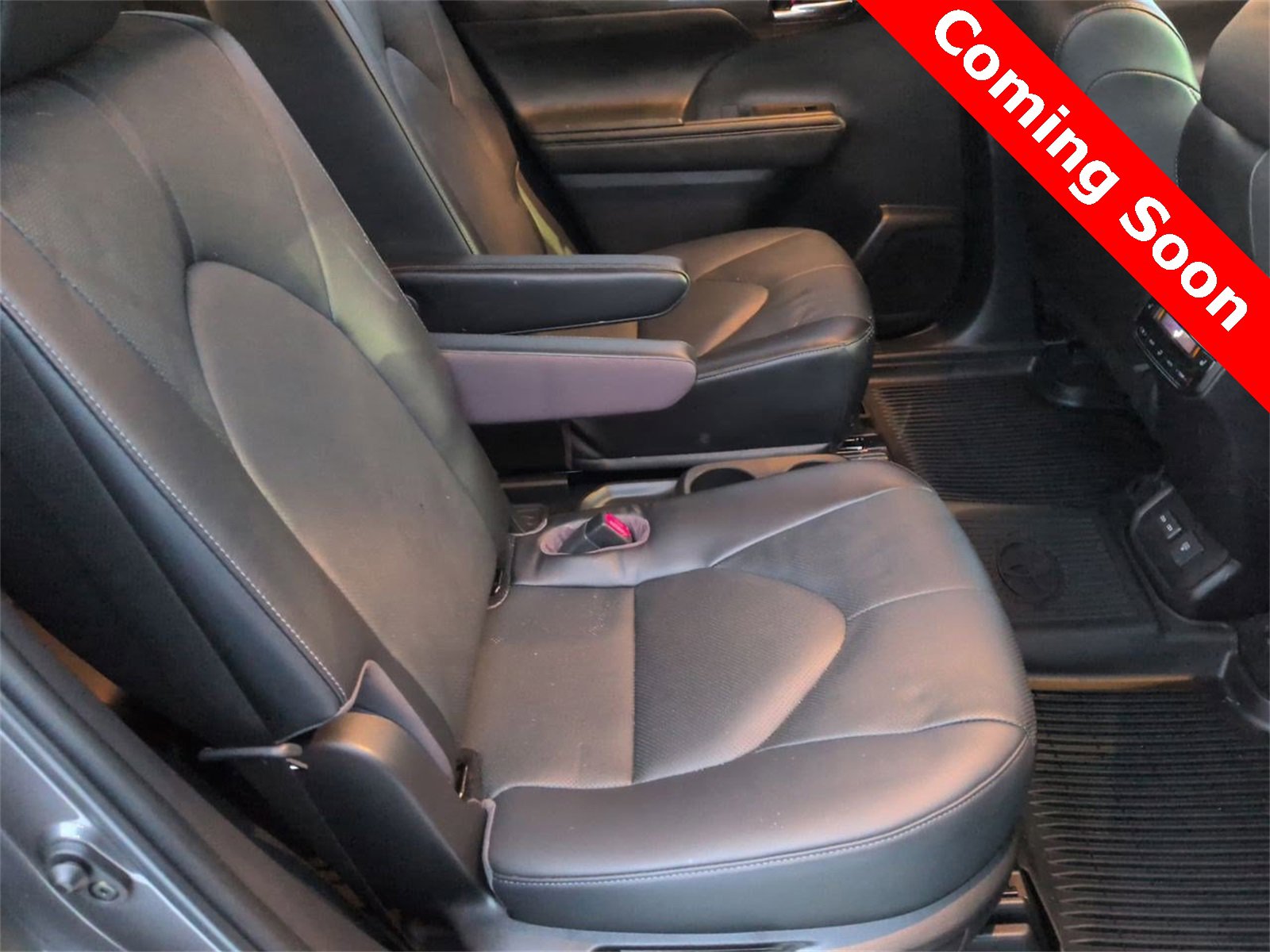 Thumbnail: 2023 Toyota Highlander - 20