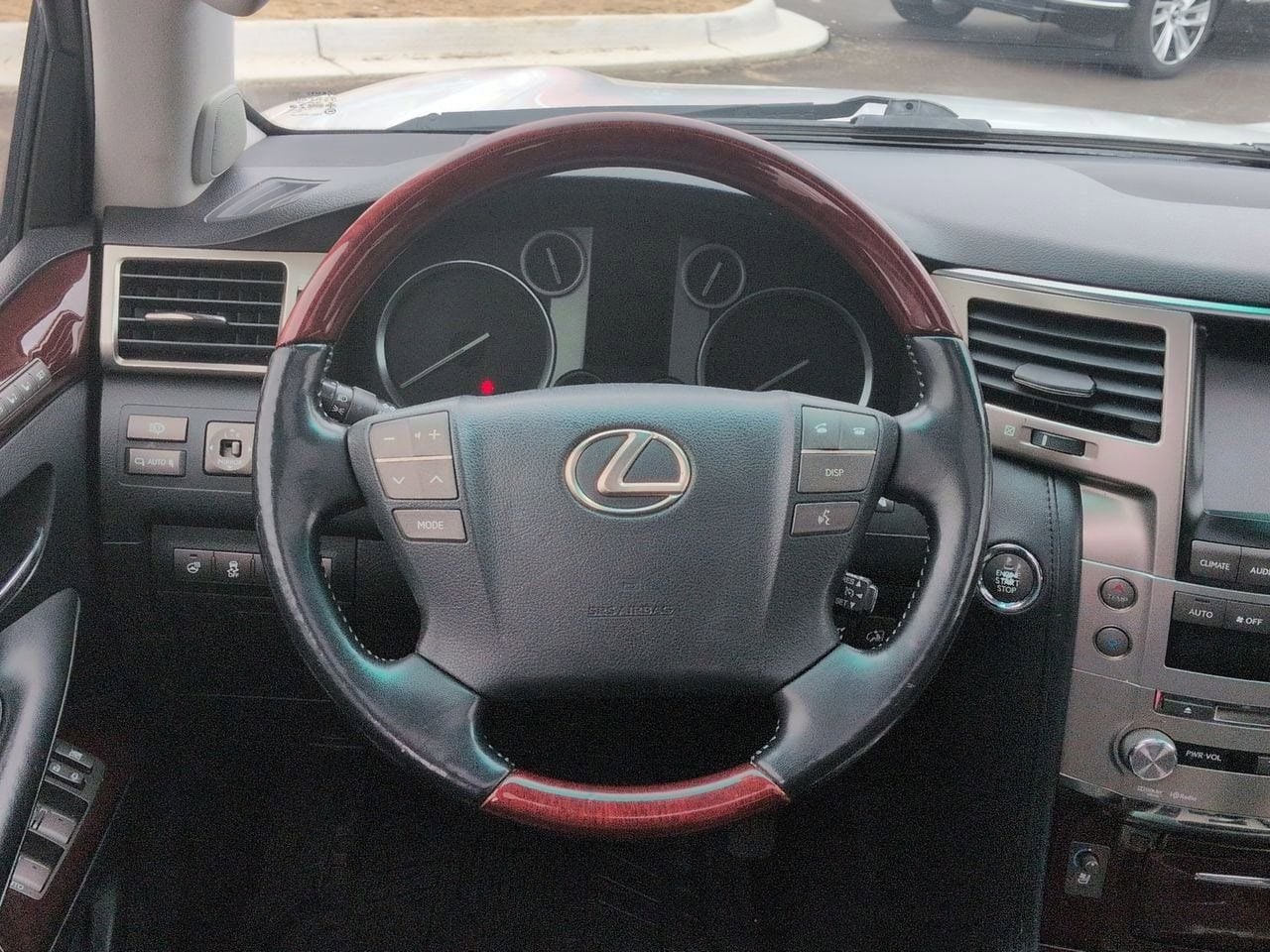 Thumbnail: 2013 Lexus LX - 25
