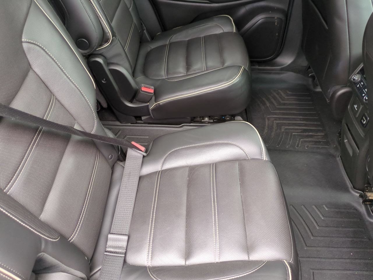 2017 GMC Acadia Denali - Photo 20