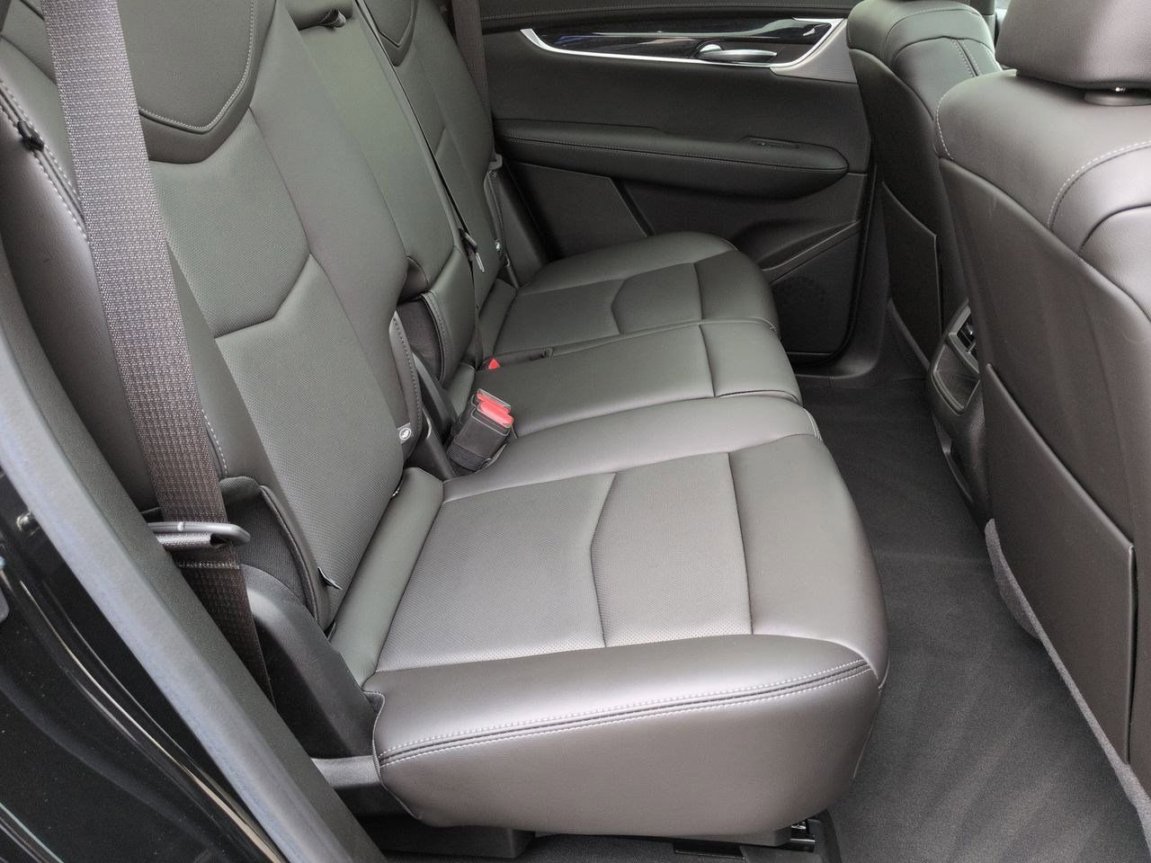 Thumbnail: 2023 Cadillac XT5 - 21