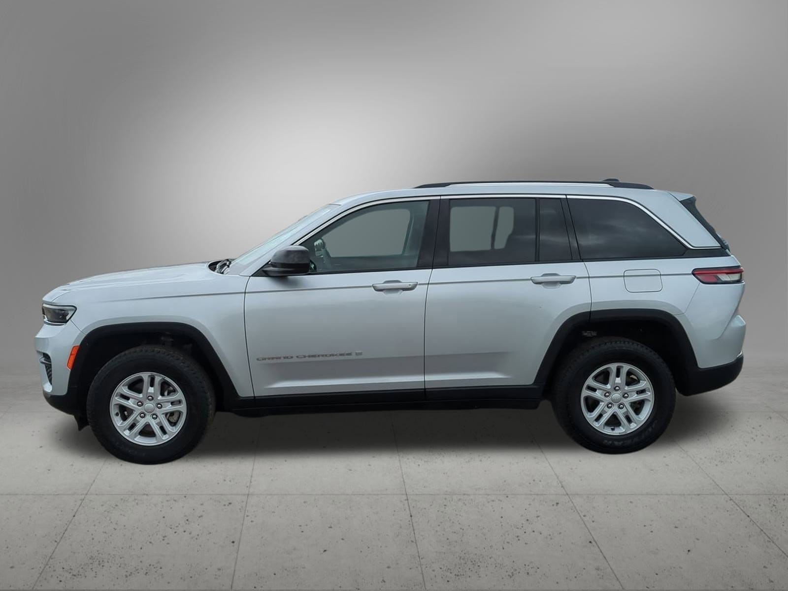 Thumbnail: 2023 Jeep Grand Cherokee - 3