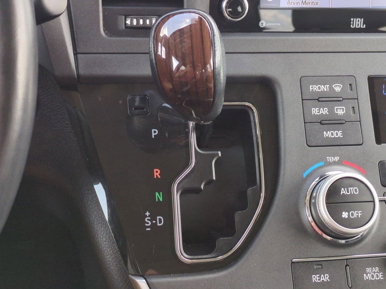 Thumbnail: 2020 Toyota Sienna - 33