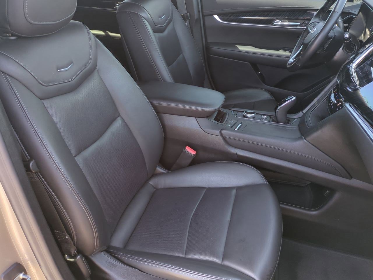 2022 Cadillac XT6 Premium Luxury 23