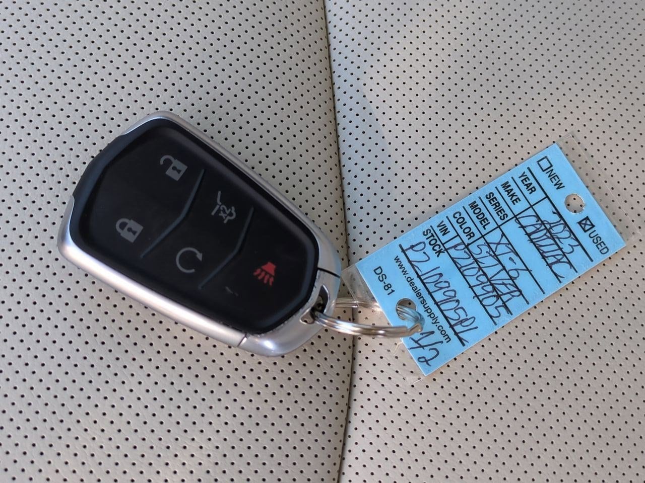 Thumbnail: 2023 Cadillac XT6 - 35