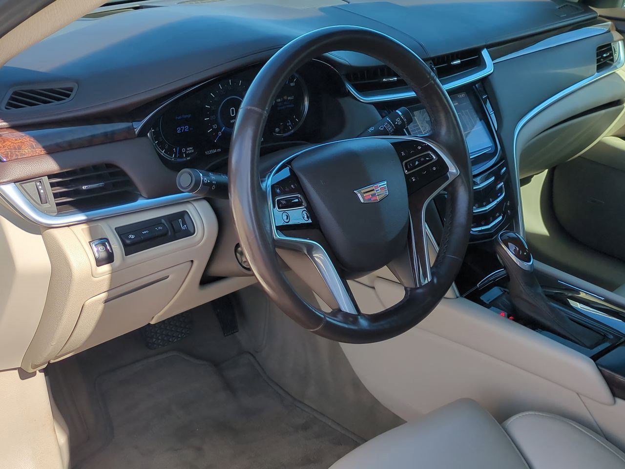 2016 Cadillac XTS Premium photo 2