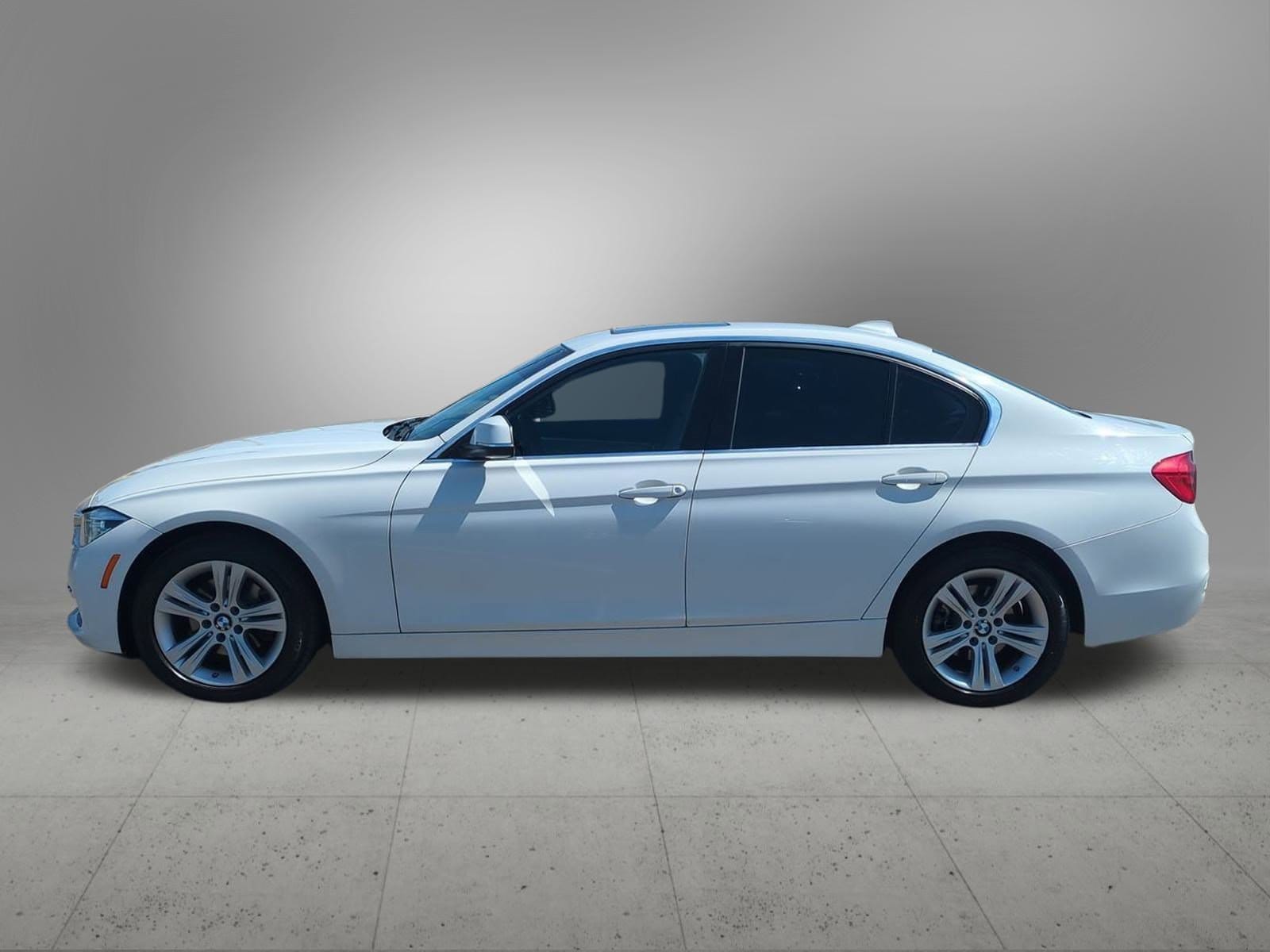 Thumbnail: 2018 BMW 3 Series - 3