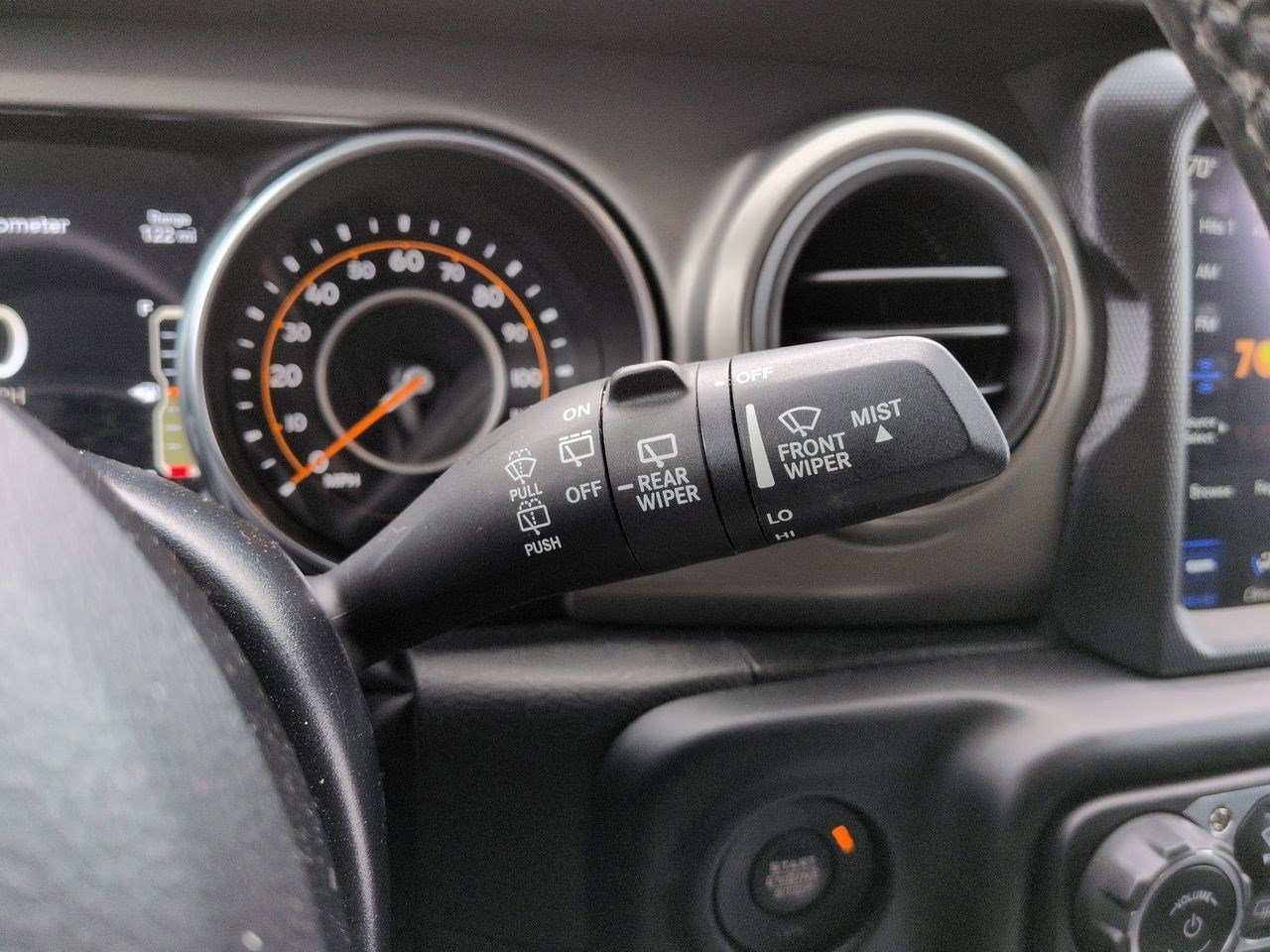 Thumbnail: 2022 Jeep Wrangler - 24