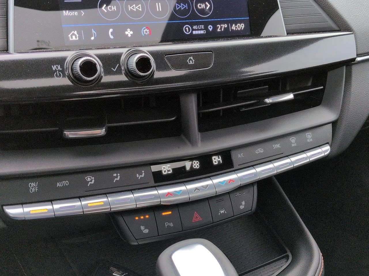 Thumbnail: 2023 Cadillac CT4 - 28