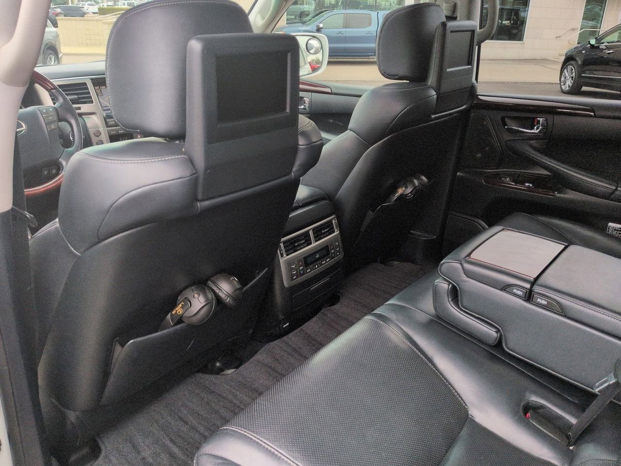 Thumbnail: 2013 Lexus LX - 18