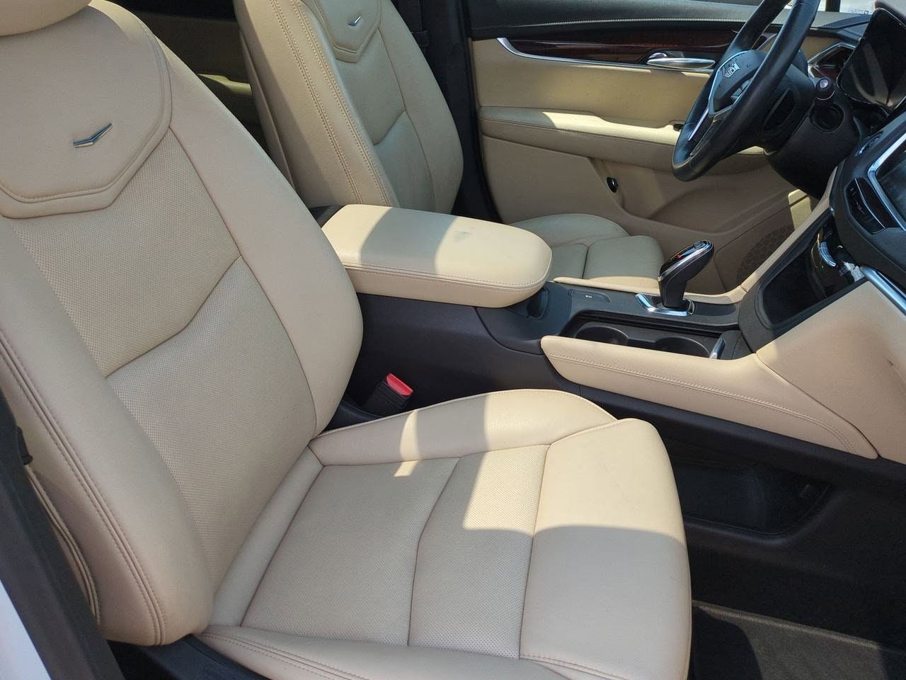 Thumbnail: 2017 Cadillac XT5 - 22