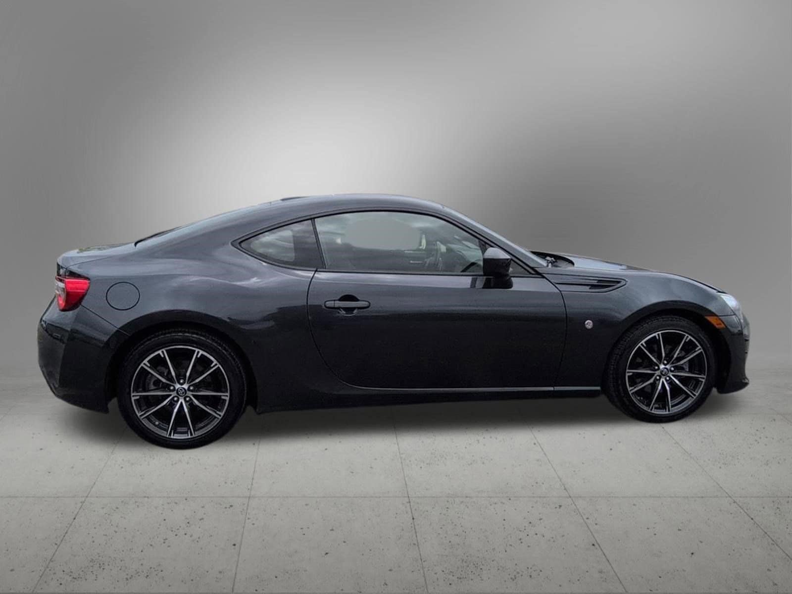 Thumbnail: 2017 Toyota 86 - 7